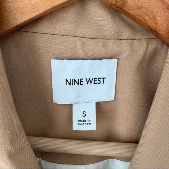 Chic White and Tan Belted long vest - Picture 10 of 13